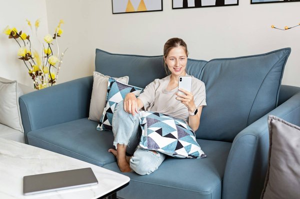 ¿Cómo afecta la digitalización del sector inmobiliario a la competencia entre agentes inmobiliarios?