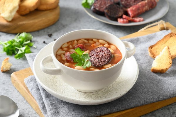 ¿Cómo diseñar una cocina al aire libre que sea resistente a la intemperie?